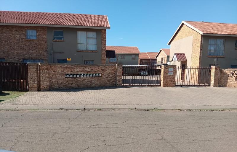 2 Bedroom Property for Sale in Pellissier Free State